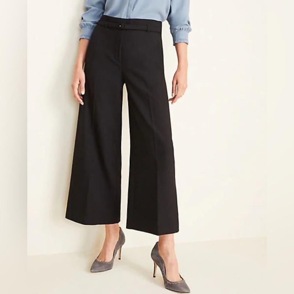 🆕 Ann Taylor THE MARINA Black Cropped Trousers